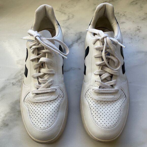 Veja Women V-10 Sneakers in white and black leather, Size 10 - Picture 1 of 10
